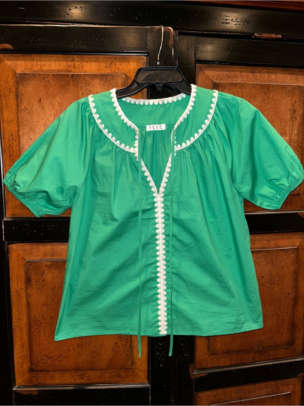 TCEC Emerald Green Puff Sleeve Blouse with White Trim